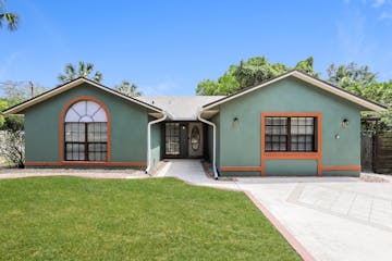 231 Lago Vista St DeBary, FL 32713